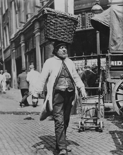 Porteurs de poisson au marché de Billingsgate, 1893 - Paul Martin